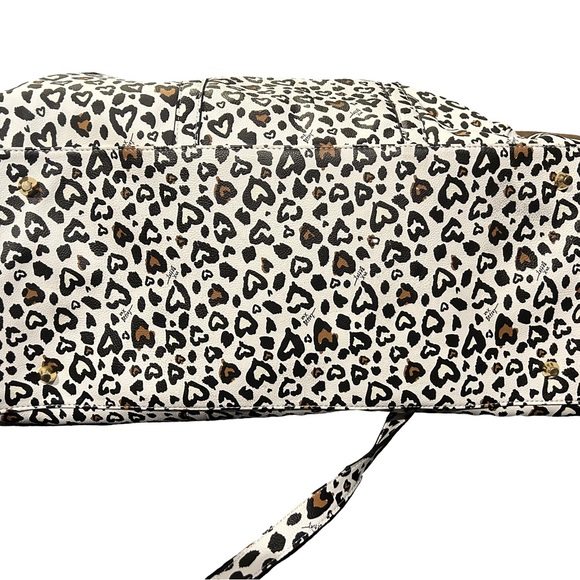 BETSEY JOHNSON XOSPEEDY LEOPARD HEARTS DUFFLE BAG - Picture 8 of 14